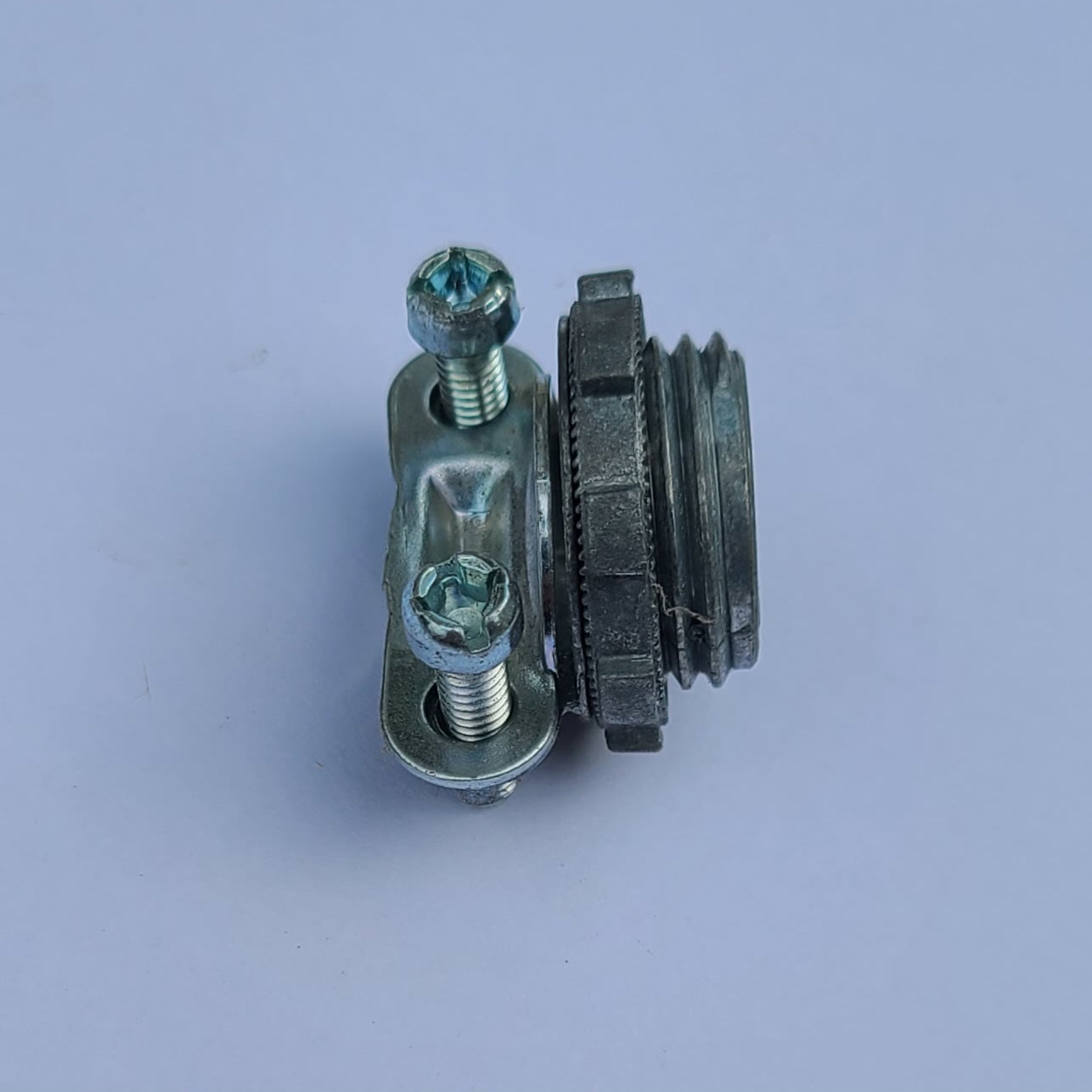 Neer C-500 3/8 inch 2 screw service entrance cable connector